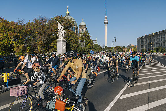 Bei der ADFC-Kreisfahrt umrunden wir das Berliner Zentrum ADFC | Kreisfahrt 2024 am 21. September 2024