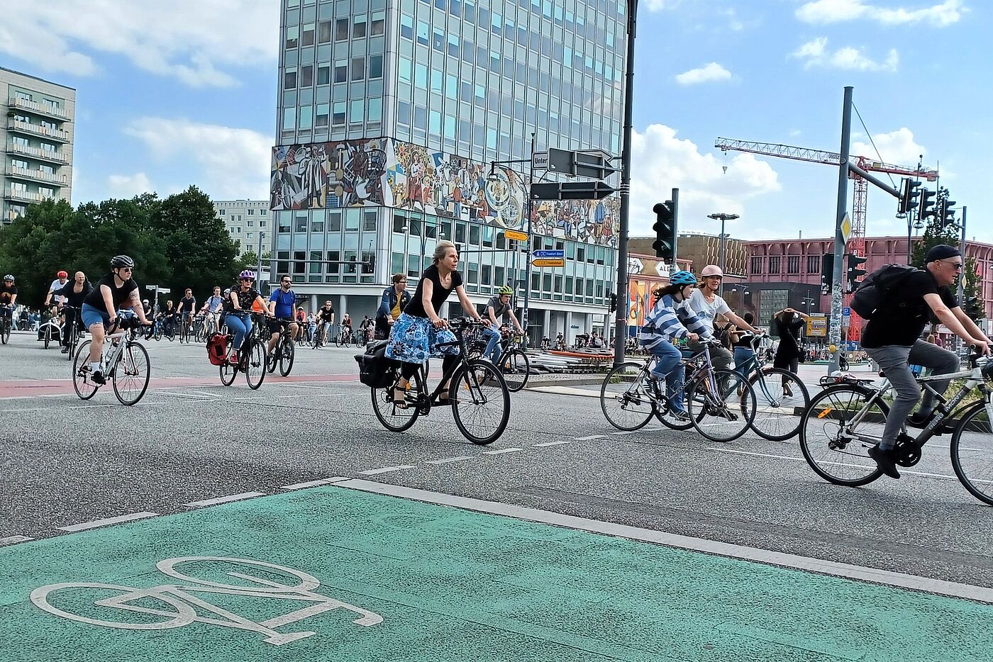 Radwegestopp? #Nichtmituns! Fahrraddemo am 2. Juli 2023  Radfahrende bei der Radwegestopp? #Nichtmituns! Fahrraddemo am 2. Juli 2023